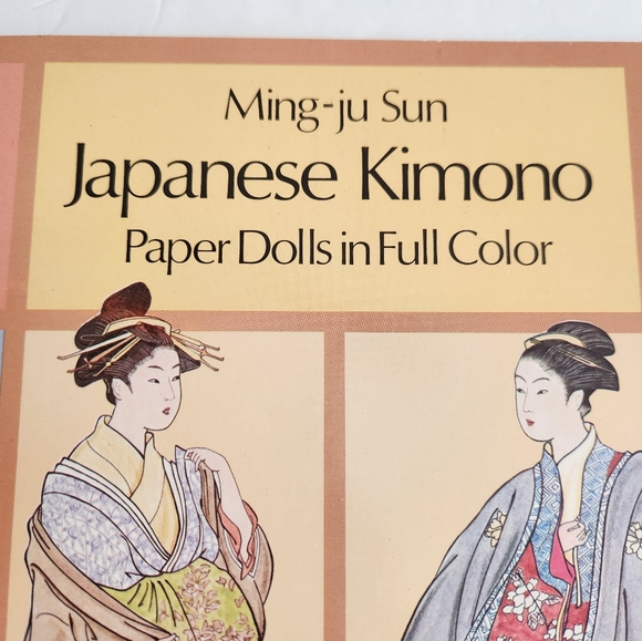 Ming-ju Sun Japanese Kimono Paper Dolls in Full Color - Picture 2 of 6